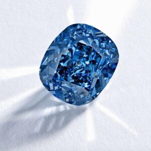 Top 10 Rarest Diamonds in the World / The Blue Moon Diamond